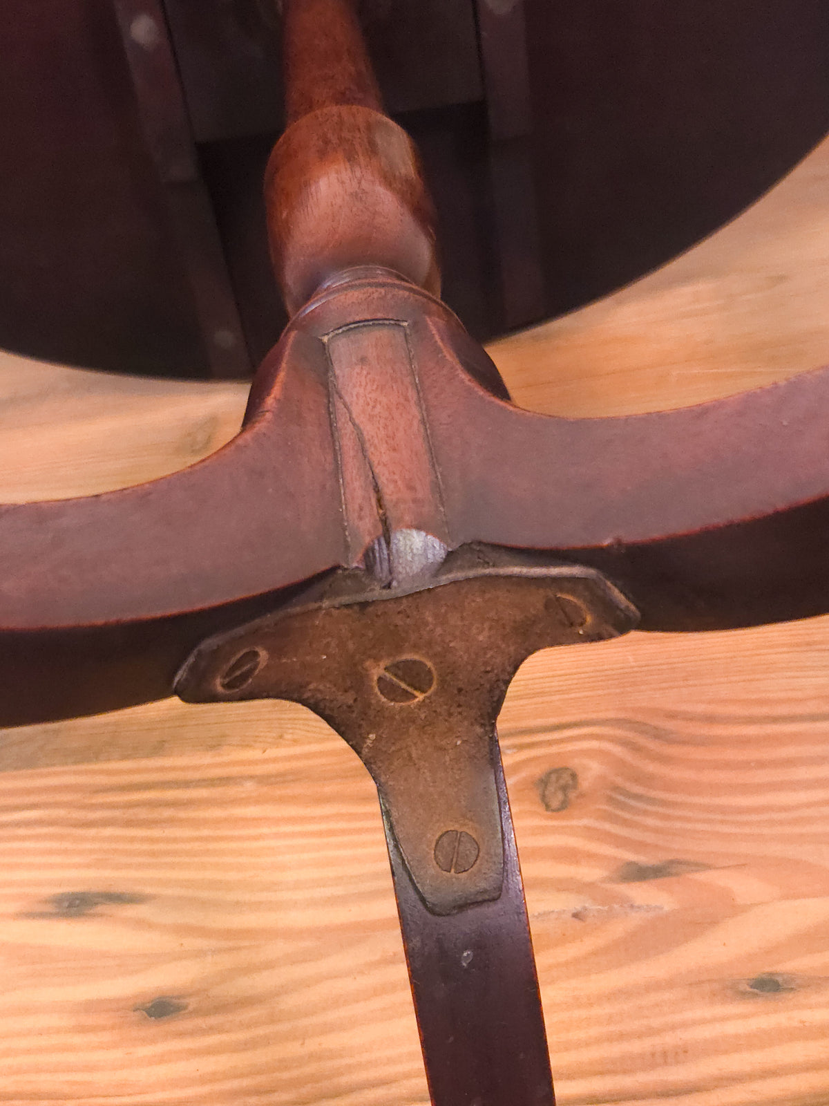 Late 18th Century English Georgian Solid Oak Oval Tilt-Top Table – Otto Wasserman Provenance