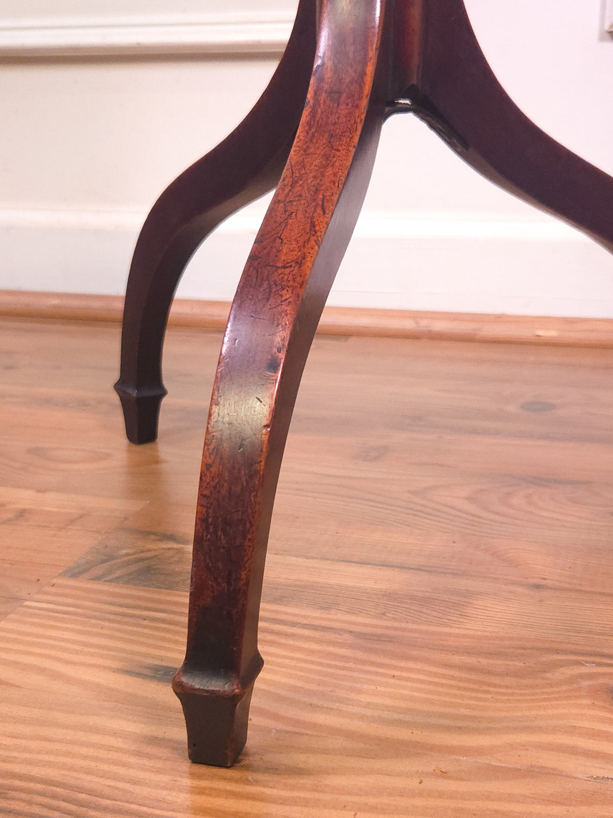 Late 18th Century English Georgian Solid Oak Oval Tilt-Top Table – Otto Wasserman Provenance