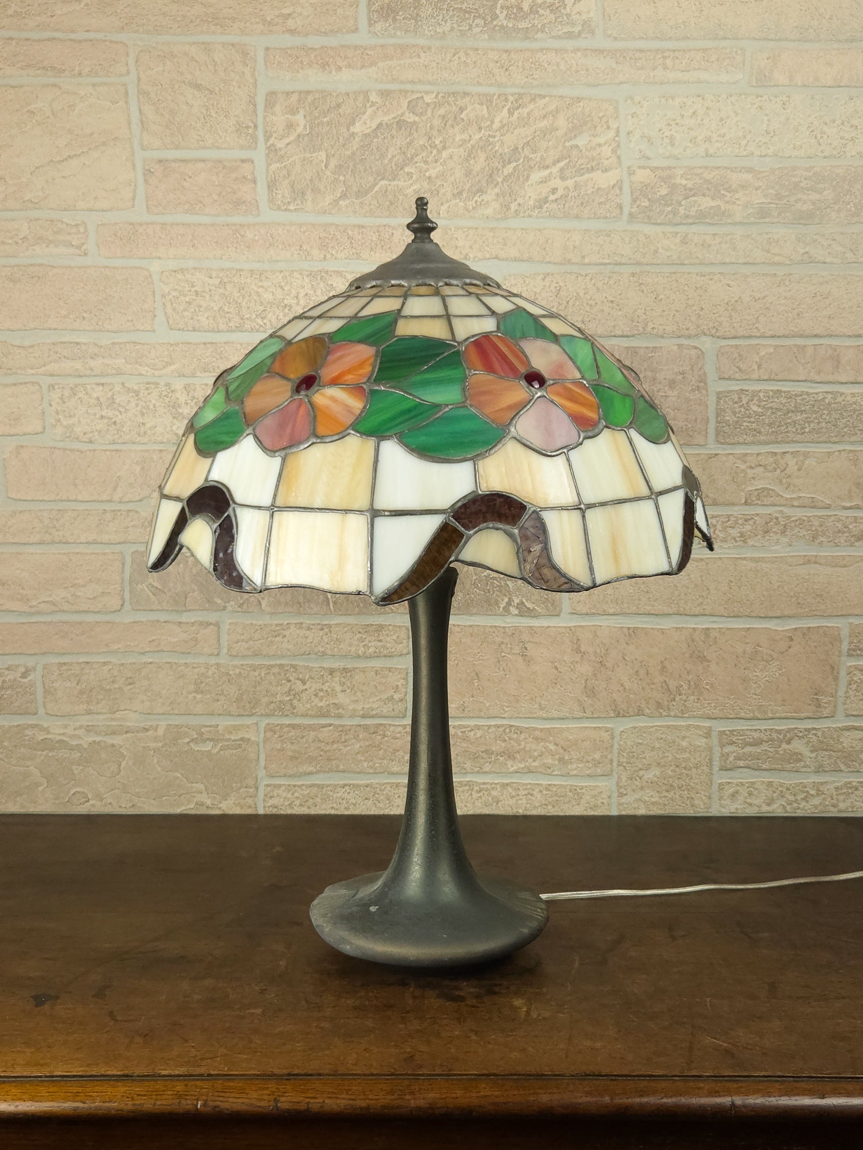 Art Nouveau Leaded Slag Glass Floral Table Lamp