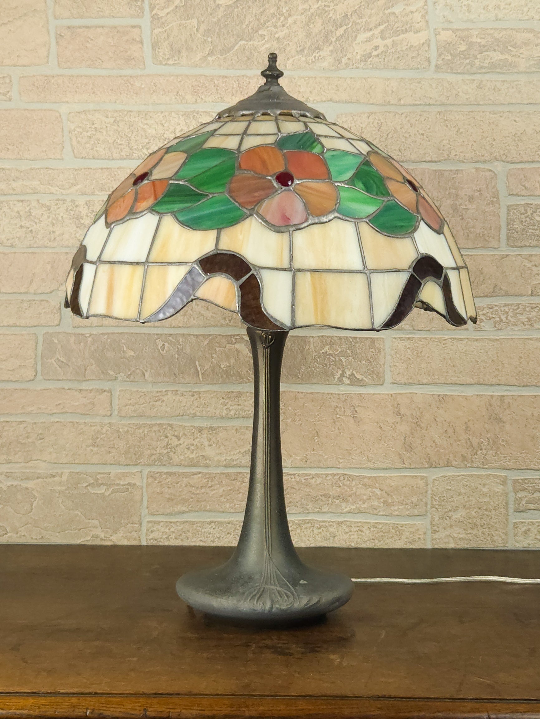 Art Nouveau Leaded Slag Glass Floral Table Lamp