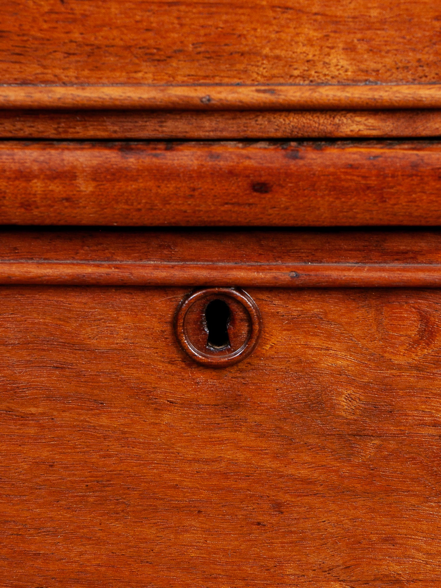 Antique Late 19th Century Victorian Carved Walnut Marble Top Chest of Drawers Dresser.