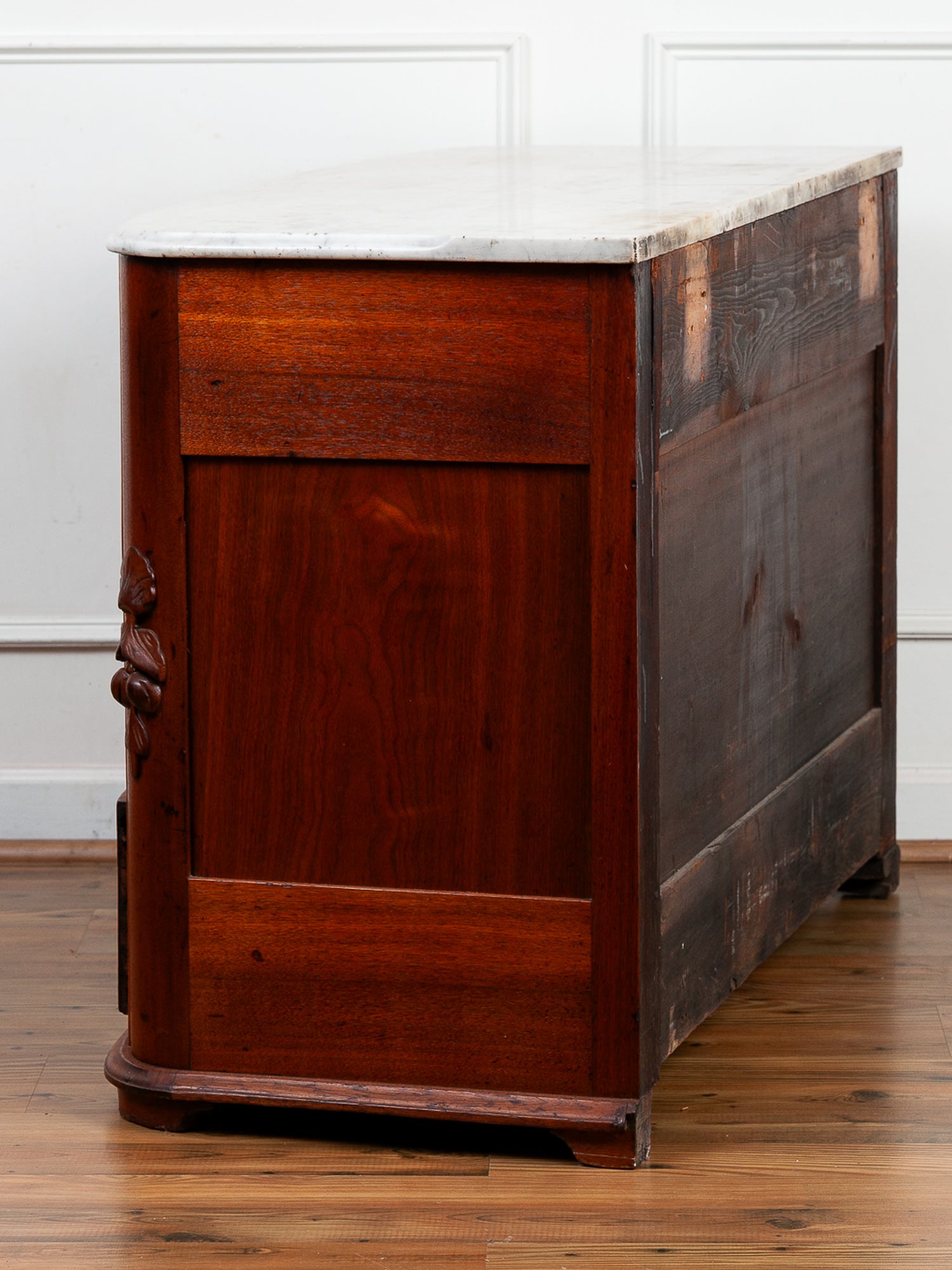 Antique Late 19th Century Victorian Carved Walnut Marble Top Chest of Drawers Dresser.