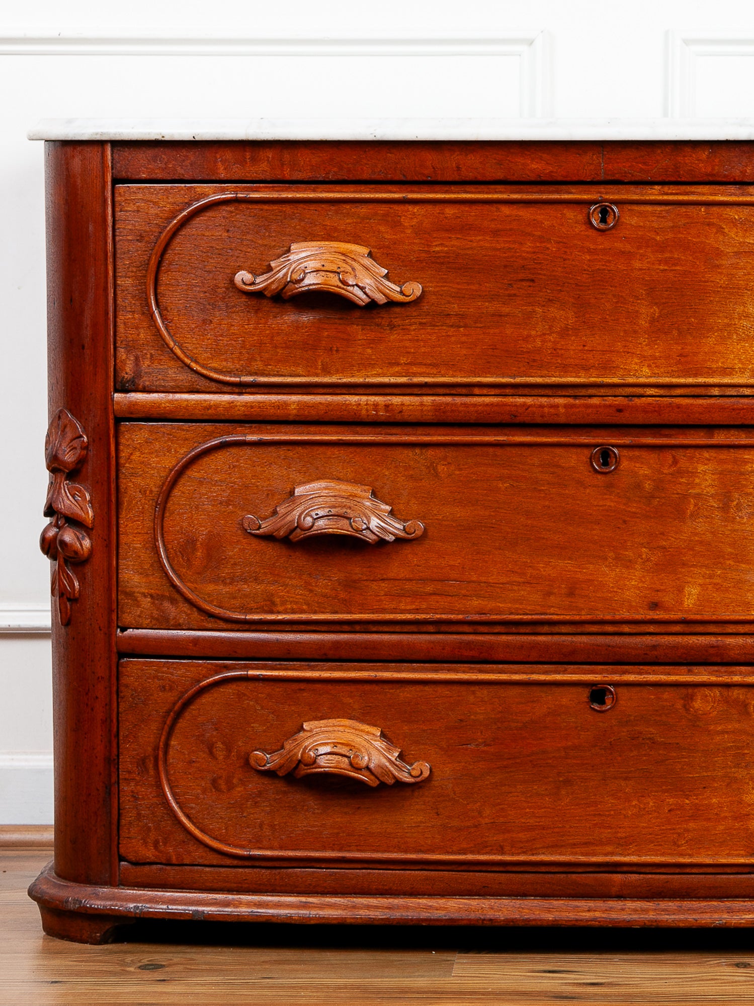 Antique Late 19th Century Victorian Carved Walnut Marble Top Chest of Drawers Dresser.