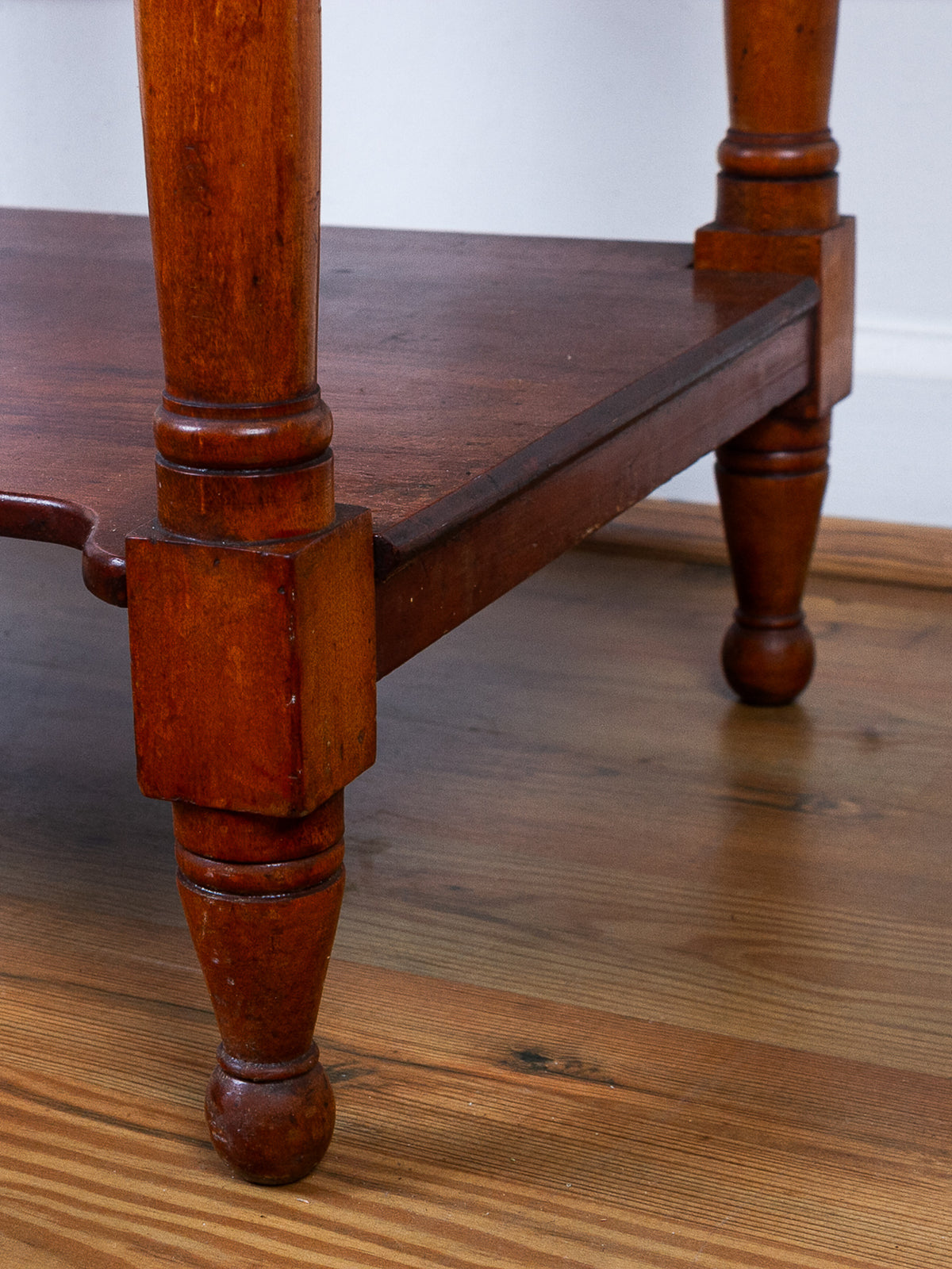 Early 19th Century American Cherry Sheraton Washstand with Flame Mahogany Drawer