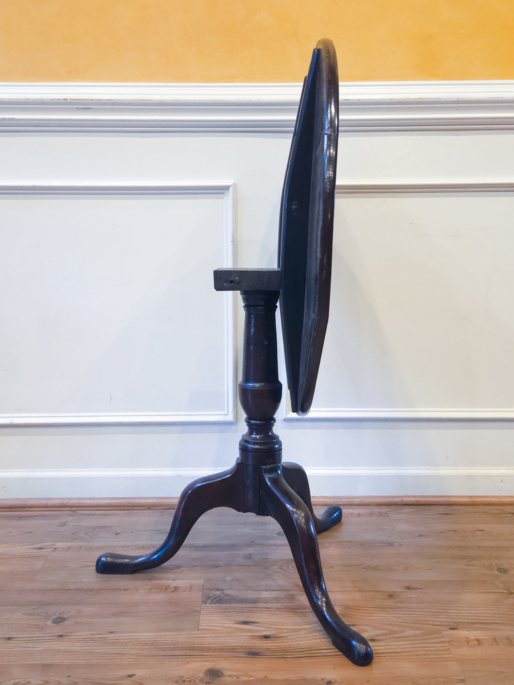 18th Century English Georgian Oak Tilt-Top Side Table