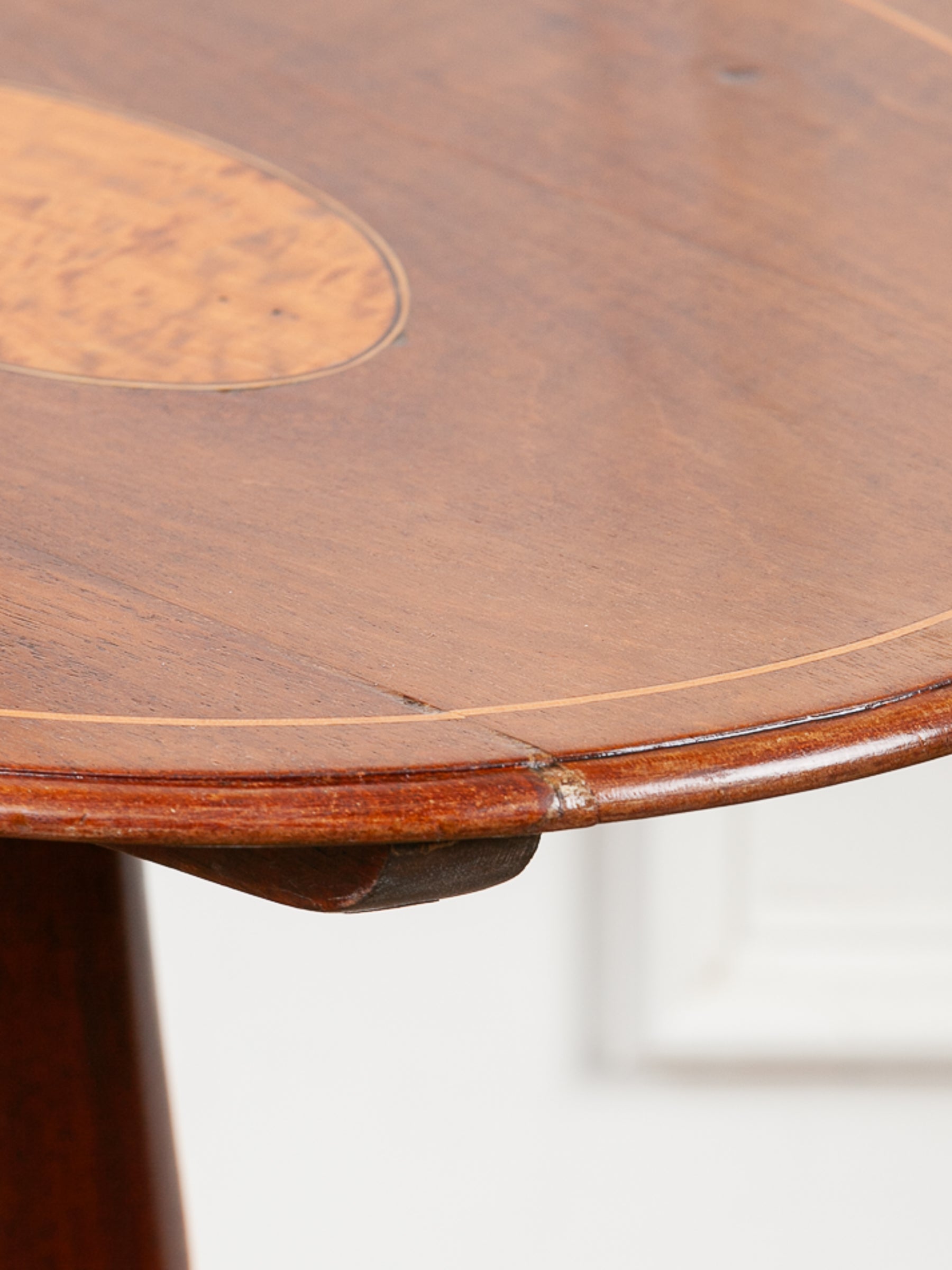 Late 18th Century Georgian Inlaid Mahogany Tilt-Top Pedestal Table