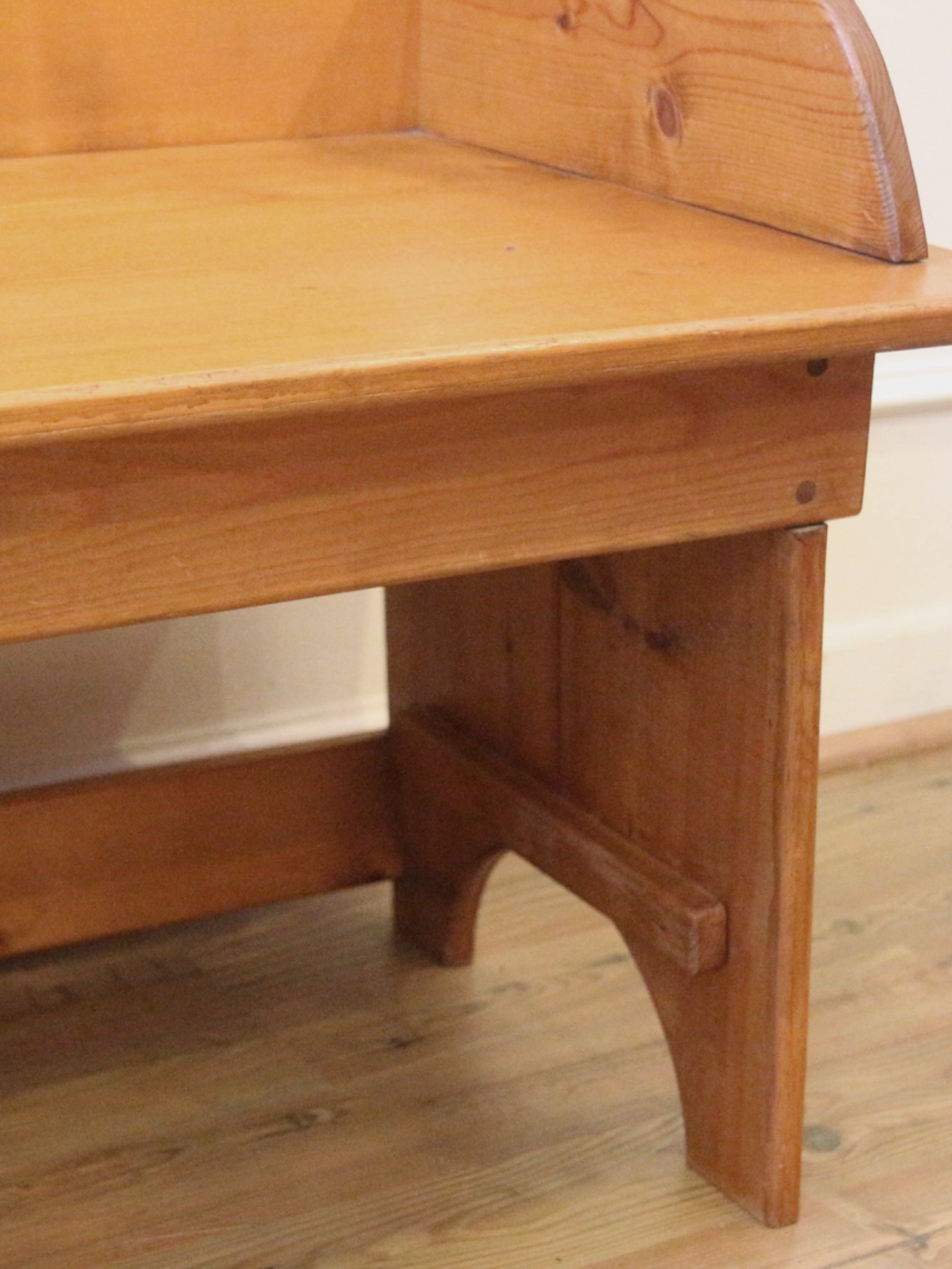 English Country Cottage Pine Bench, Handpainted.