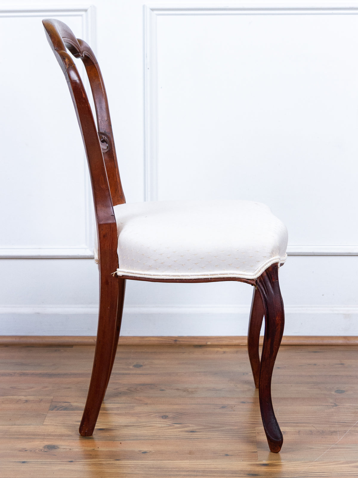 Late 19th Century Carved Mahogany Balloon Back Side Chair