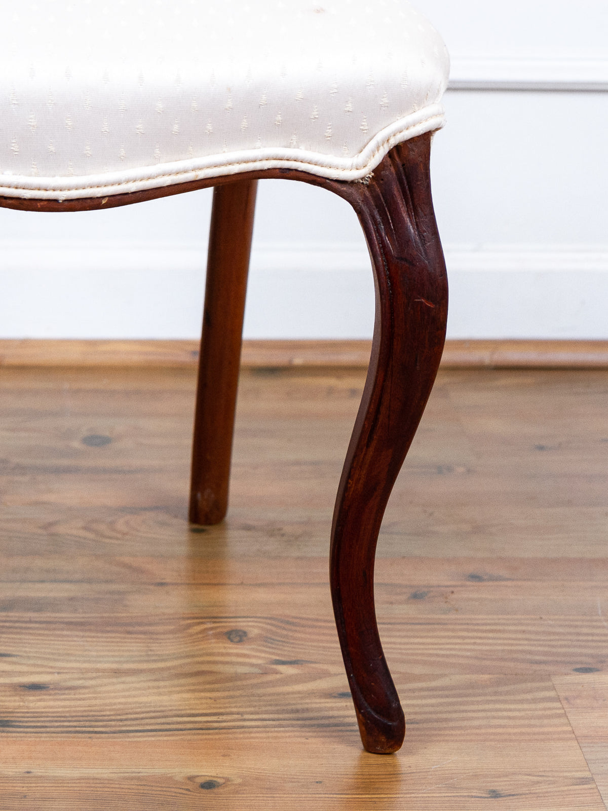 Late 19th Century Carved Mahogany Balloon Back Side Chair
